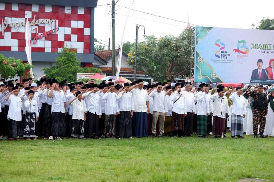 Pemkab Pangandaran Gelar Upacara Hari Santri Nasional 2025 di Alun-Alun Parigi
